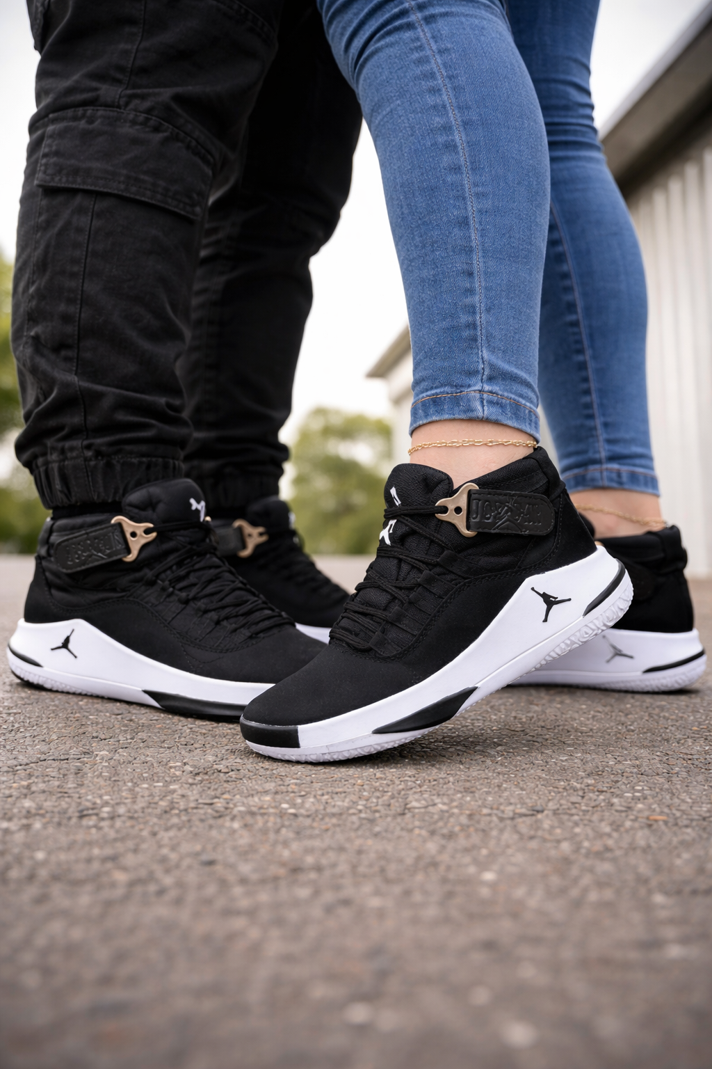 Botin Jordan Negro Blanco Unisex